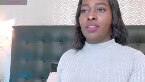 Snapshot of naiaramasson_ chatting on 3, 11, 2025 naiaramasson_ online show from 3, 11, 2025