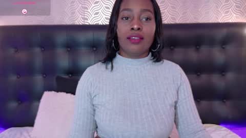 Snapshot of naiaramasson_ chatting on 7, 11, 2025 naiaramasson_ online show from 7, 11, 2025