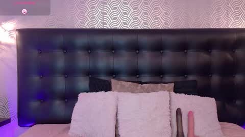 Snapshot of naiaramasson_ chatting on 18, 11, 2025 naiaramasson_ online show from 18, 11, 2025