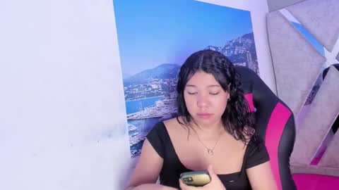 Snapshot of naileth_ chatting on 21, 11, 2025 NAILETH online show from 21, 11, 2025