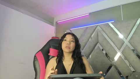 Snapshot of naileth_ chatting on 20, 12, 2025 NAILETH online show from 20, 12, 2025