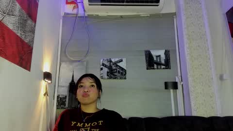 Snapshot of naileth_ chatting on 21, 12, 2025 NAILETH online show from 21, 12, 2025