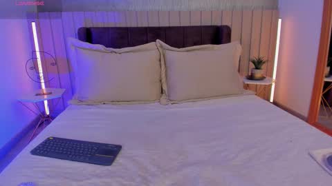 Naisha Ford online show from 16, 11, 2025