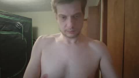 Snapshot of nakedcav chatting on 13, 1, 2026 NakedClown online show from 13, 1, 2026