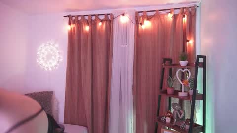 Nalia Adams online show from 2, 10, 2025