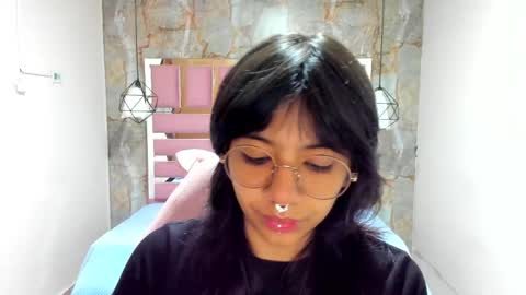 nami_usagi online show from 6, 12, 2024