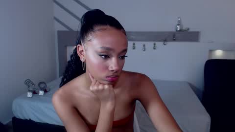 Namoi Smith online show from 29, 12, 2024