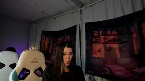 NansyCharm online show from 18, 2, 2025