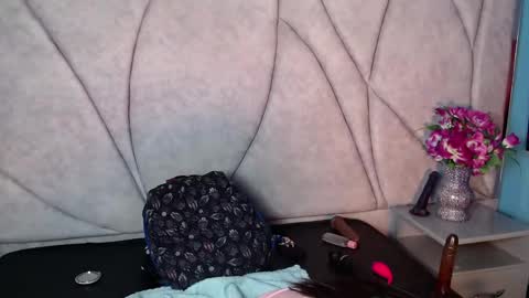 nany_pretty online show from 15, 12, 2024