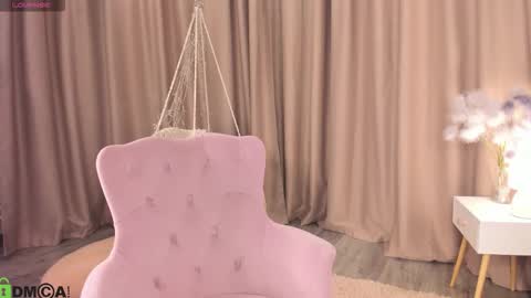 Naomi online show from 9, 10, 2025