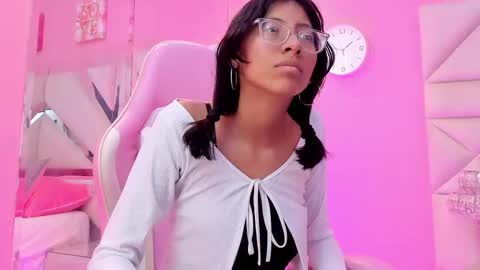 naomi_sara online show from 8, 9, 2025