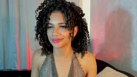 Snapshot of naomidawsonn chatting on 12, 3, 2025 naomidawson online show from 12, 3, 2025