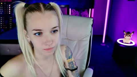 Snapshot of naomihita chatting on 13, 11, 2025 naomihita online show from 13, 11, 2025