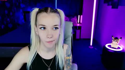 Snapshot of naomihita chatting on 19, 11, 2025 naomihita online show from 19, 11, 2025