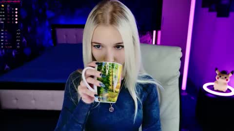 Snapshot of naomihita chatting on 28, 11, 2025 naomihita online show from 28, 11, 2025