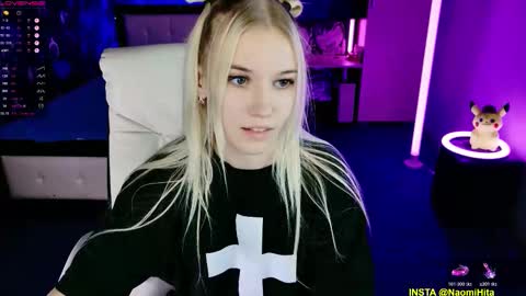 Snapshot of naomihita chatting on 15, 12, 2025 naomihita online show from 15, 12, 2025