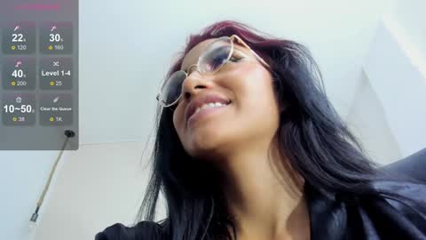 naomiiii   online show from 7, 12, 2024
