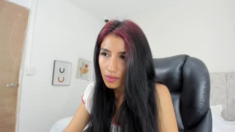 naomiiii   online show from 12, 12, 2024