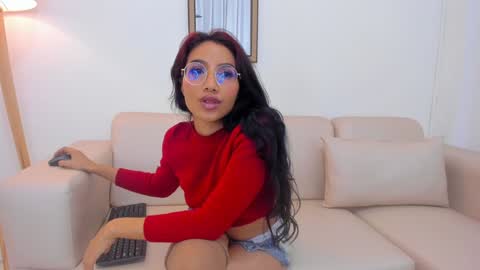 naomiiii   online show from 28, 12, 2024