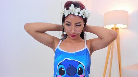 naomiiii   online show from 3, 1, 2025