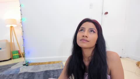 naomiiii   online show from 10, 1, 2025