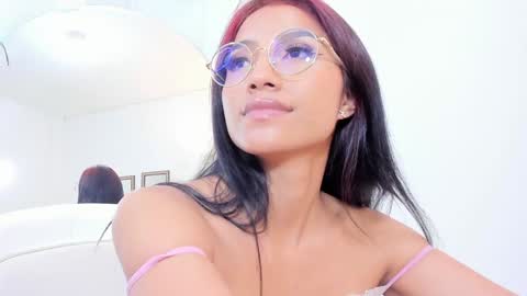 naomiiii   online show from 16, 1, 2025