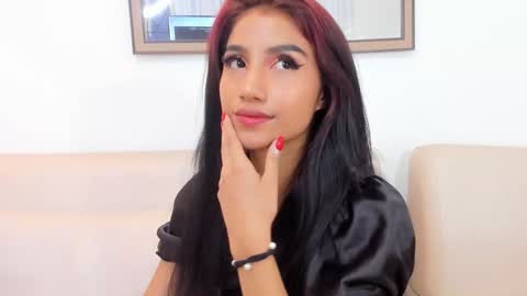 naomiiii   online show from 31, 1, 2025