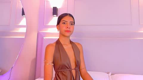 Snapshot of naomiklarc chatting on 13, 11, 2025 Naomi Klarc online show from 13, 11, 2025