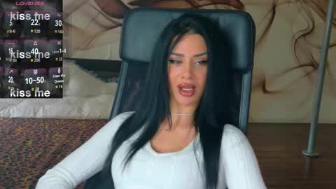 Snapshot of naomiscarlett chatting on 24, 10, 2025 NaomiScarlett online show from 24, 10, 2025