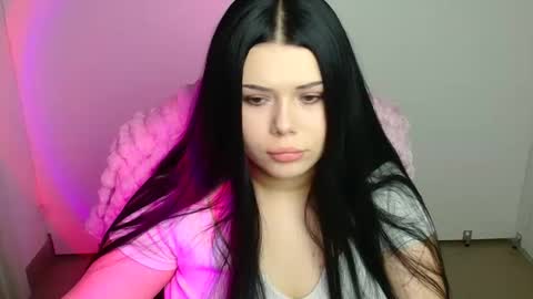 Snapshot of naomivibes chatting on 12, 10, 2025 Naomi online show from 12, 10, 2025