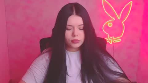 Snapshot of naomivibes chatting on 11, 11, 2025 Naomi online show from 11, 11, 2025