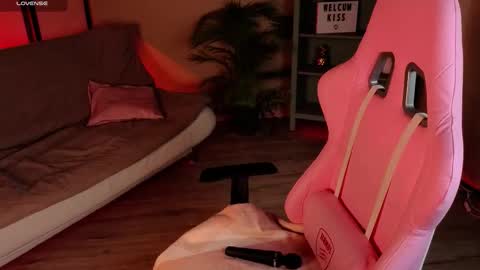 Snapshot of naomiyoru chatting on 17, 9, 2025 Naomi online show from 17, 9, 2025