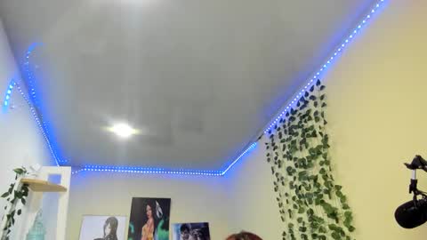 naomy online show from 23, 12, 2024