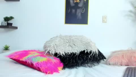 Naomy online show from 30, 1, 2025