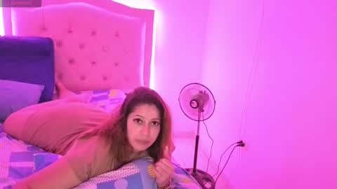 Nasly batista  online show from 5, 11, 2025