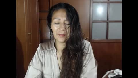 Snapshot of nasly_shy chatting on 14, 12, 2025 Nasly Cute online show from 14, 12, 2025