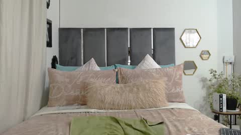 Olwemihla Brown online show from 1, 12, 2024