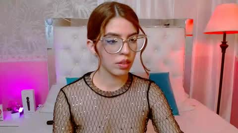   online show from 18, 9, 2025