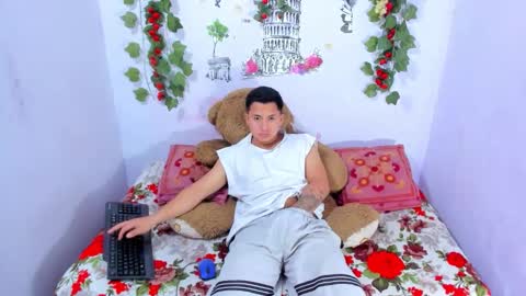 Snapshot of nataliaandjulliam chatting on 16, 11, 2025 nataliaandjulliam online show from 16, 11, 2025