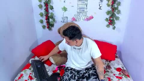 Snapshot of nataliaandjulliam chatting on 24, 11, 2025 nataliaandjulliam online show from 24, 11, 2025