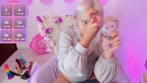 Snapshot of nataliahenao_69 chatting on 15, 11, 2025 Nataliua Henao online show from 15, 11, 2025