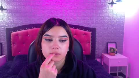 natalie  online show from 27, 10, 2025