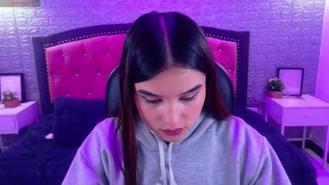 natalie  online show from 15, 11, 2025