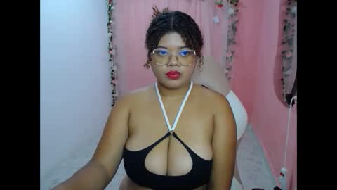 Snapshot of natalie_tits1 chatting on 8, 10, 2025 natalie_tits1 online show from 8, 10, 2025