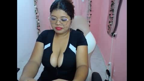 Snapshot of natalie_tits1 chatting on 22, 10, 2025 natalie_tits1 online show from 22, 10, 2025