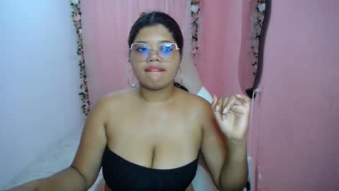 Snapshot of natalie_tits1 chatting on 29, 10, 2025 natalie_tits1 online show from 29, 10, 2025
