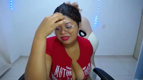 Snapshot of natalie_tits1 chatting on 4, 12, 2025 natalie_tits1 online show from 4, 12, 2025