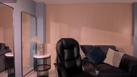 Natalie Lewis online show from 19, 3, 2026