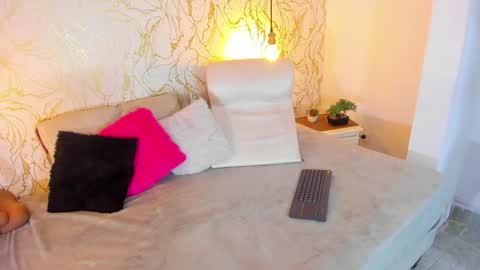 NATALIE online show from 20, 1, 2025