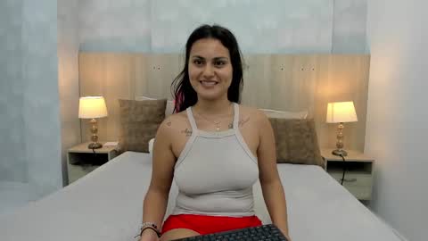 Nataly Calderon online show from 9, 3, 2025